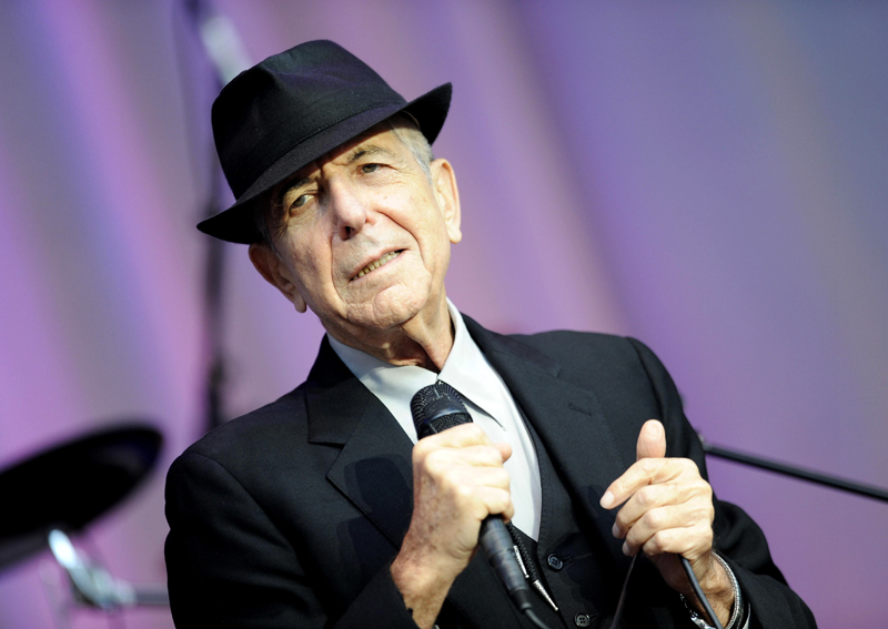 O Leonard Cohen κάνει ρεκόρ και μετά θάνατον (Video)